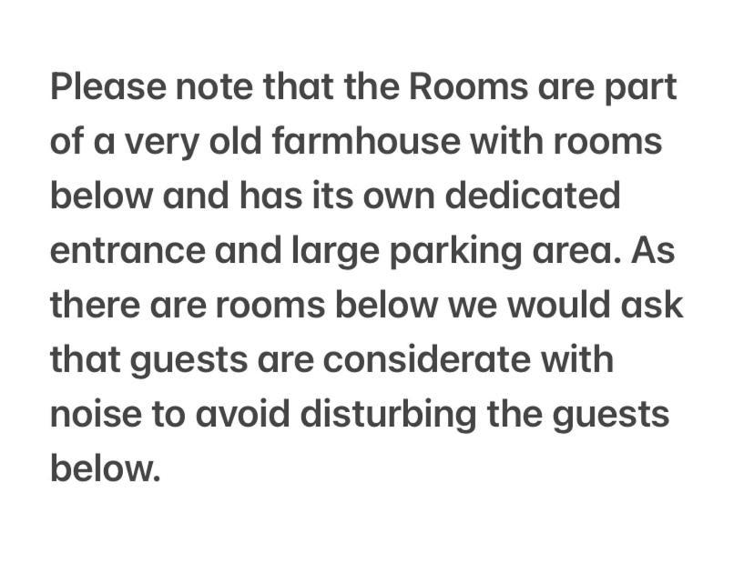 Bryntirion Farmhouse Rooms Llanfair Caereinion ภายนอก รูปภาพ