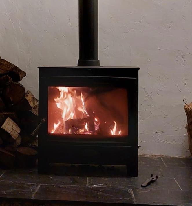 Bryntirion Farmhouse Rooms Llanfair Caereinion ภายนอก รูปภาพ